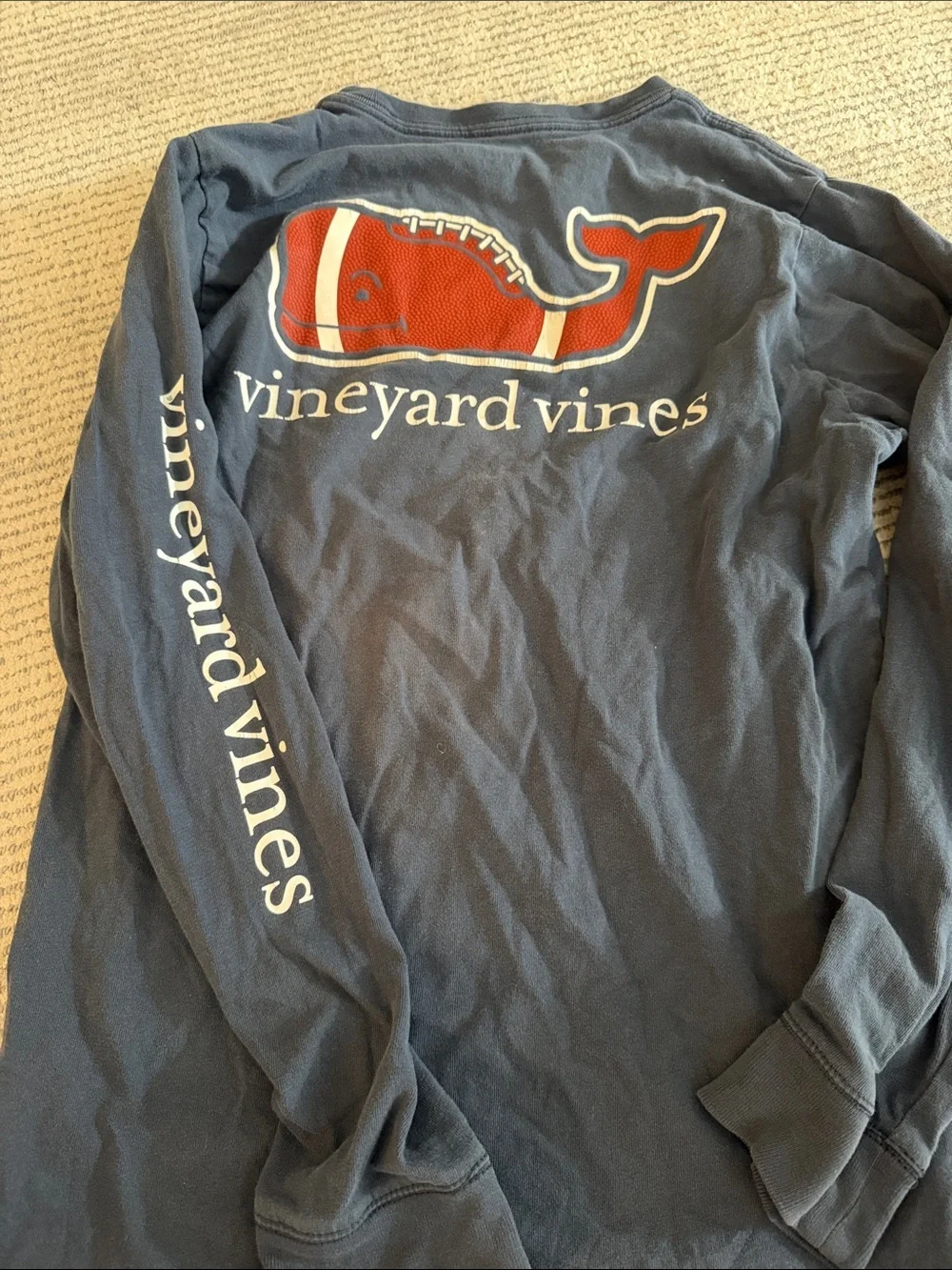 Boys medium 10-12 Vineyard Vines Navy Long-Sleeve Pocket Tee with Whale Logo